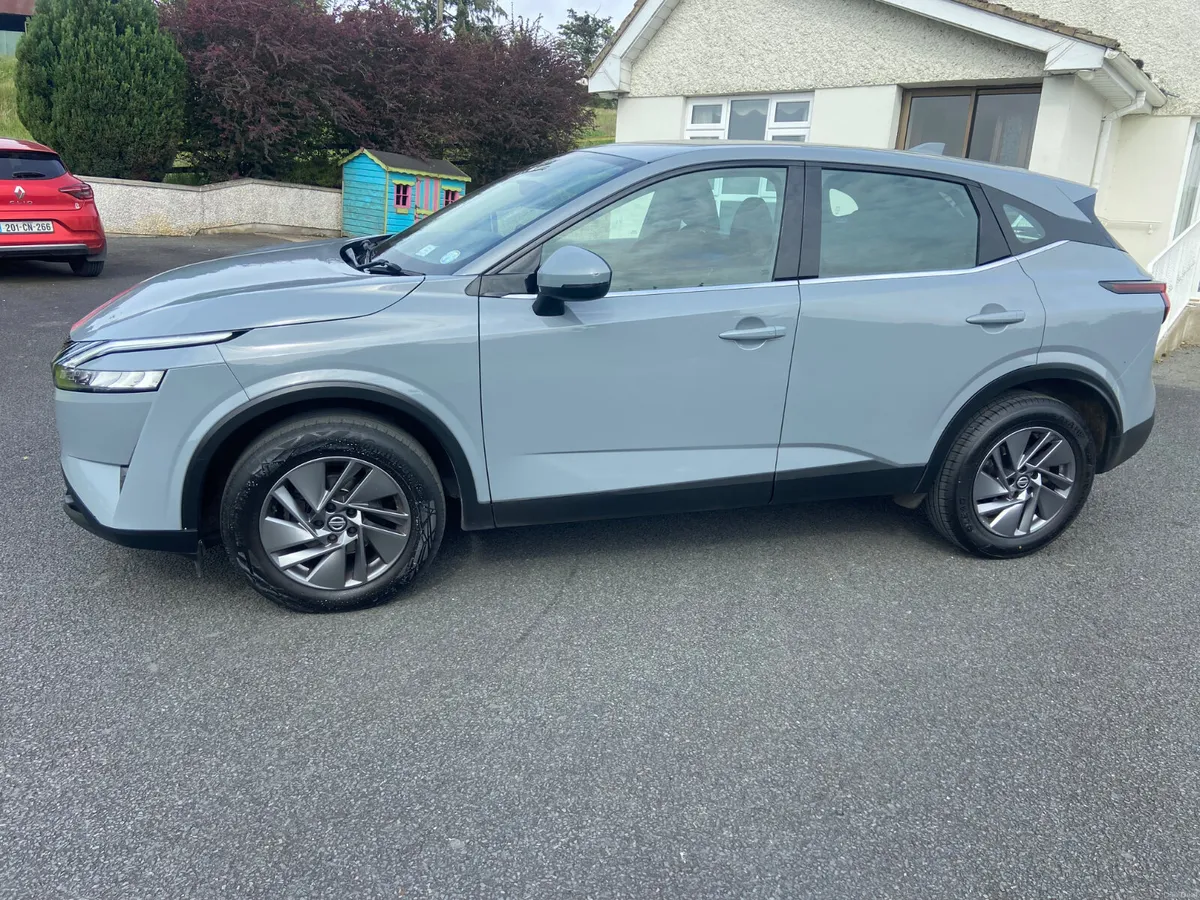 Nissan Qashqai 1.3 AUTOMATIC premium - Image 4