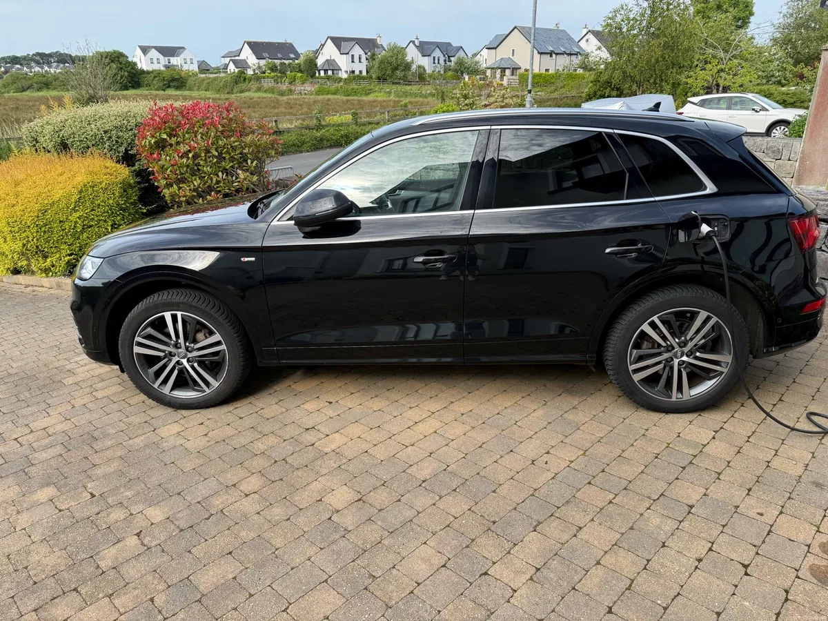 202 Audi Q5 55 TFSIe Quattro Competiton - Image 1