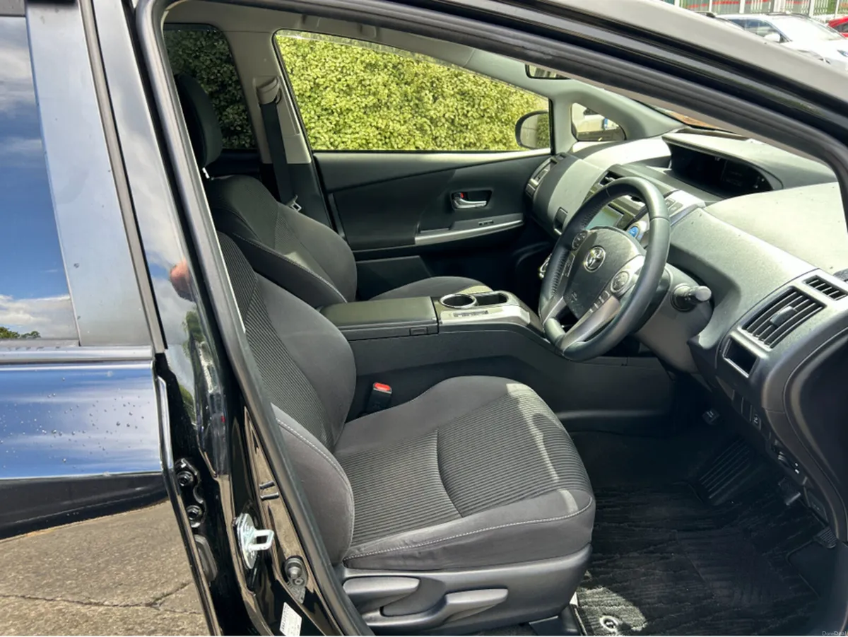 Toyota Prius 7 SEATER AUTOMATIC HYBRID 1.8 PETROL - Image 4