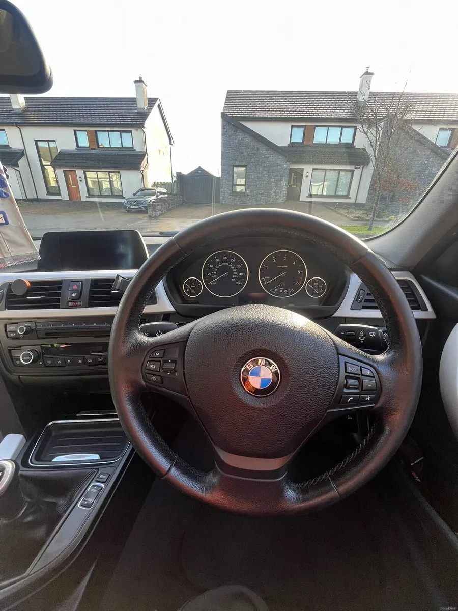 BMW 318d - Image 4
