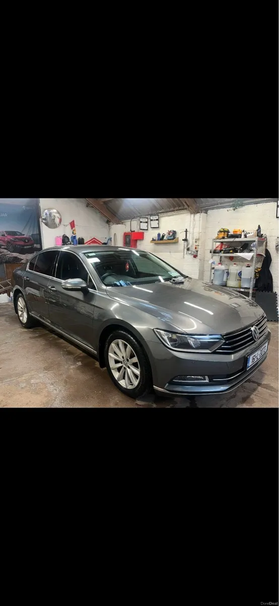 Volkswagen Passat - Image 2