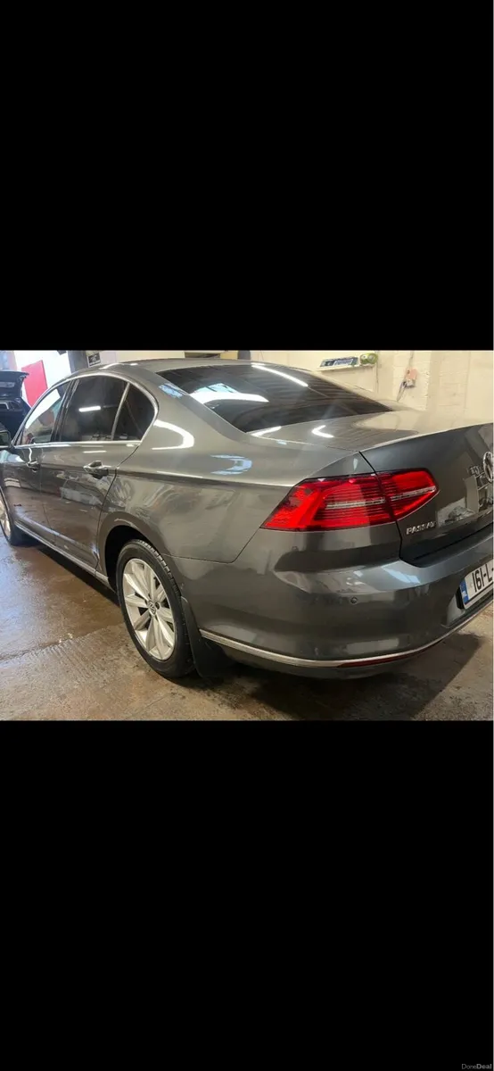 Volkswagen Passat - Image 3