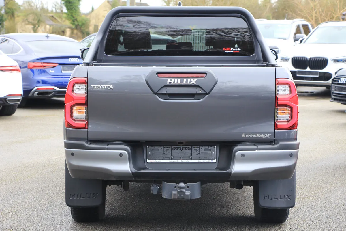 Hilux Invincible X * Auto * Low Kms * High spec - Image 4