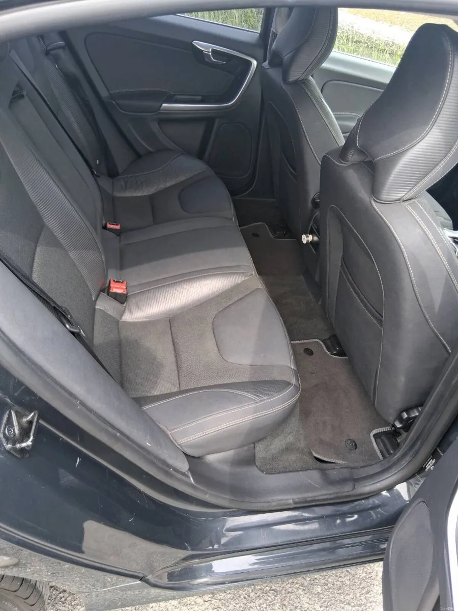 Volvo s 60 2013 r design - Image 3