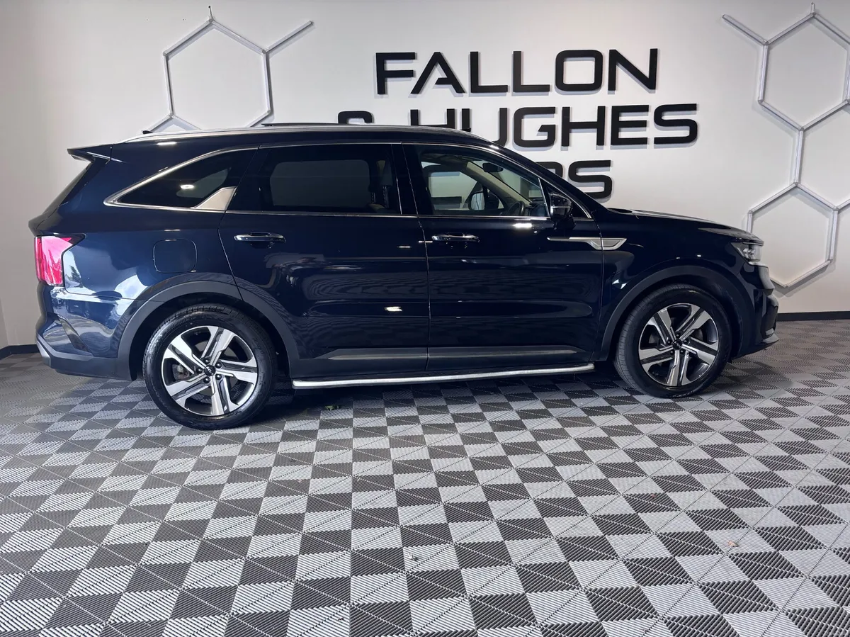 KIA SORENTO PHEV K4 7 SEATER HIGH SPEC - Image 4