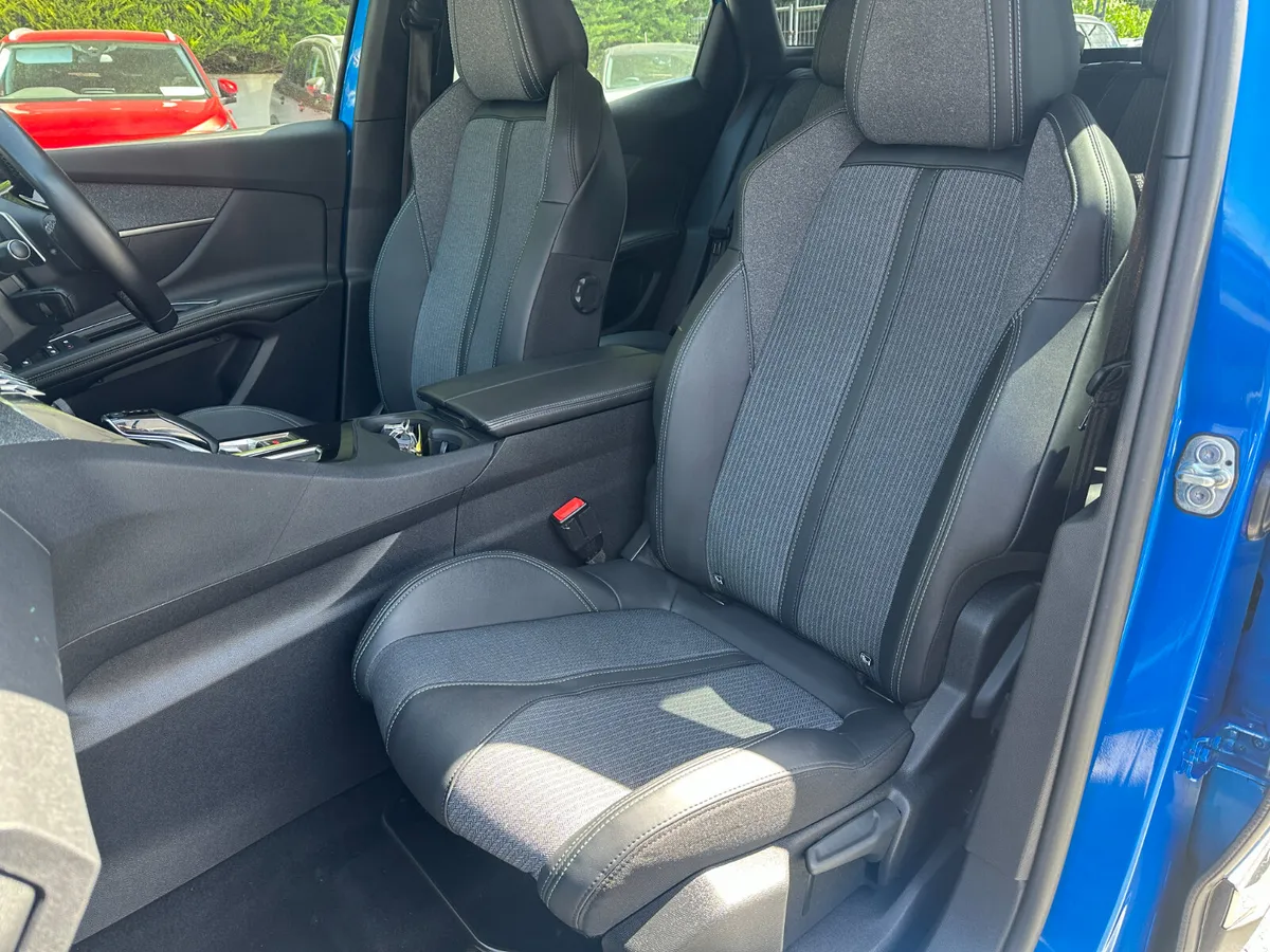 Peugeot 3008 1.5 BlueHDi 130bhp Allure Auto - Image 5