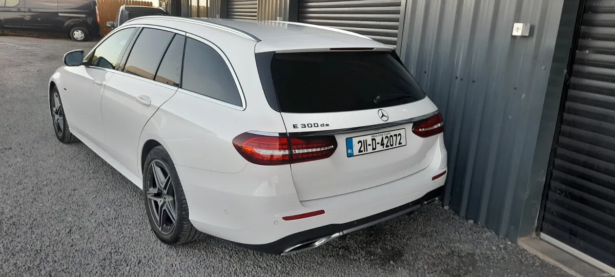 Stunning E300de AMG-Line Estate - MASSIVE SPEC. - Image 4