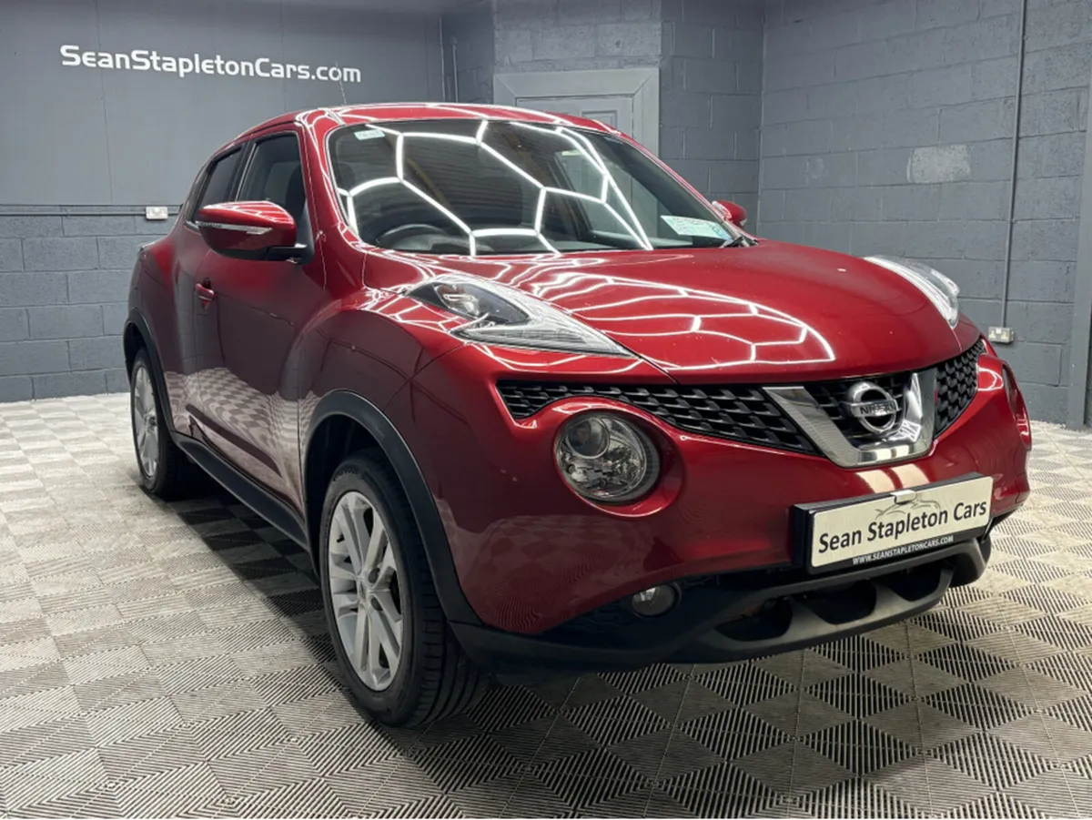 Nissan Juke 1.6 SV PREMIUM CVT AUTO 4DR - Image 3