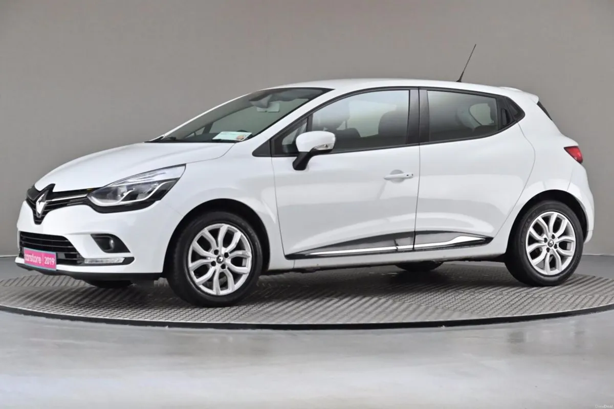 Renault Clio 0.9 TCE 5SPD DYNAMIQUE SAT NAV - Image 4