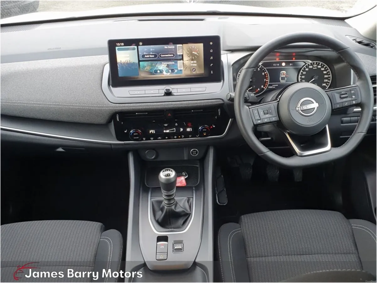 Nissan Qashqai 1.3 PET MILD HYBRID SV + COLD PACK - Image 3