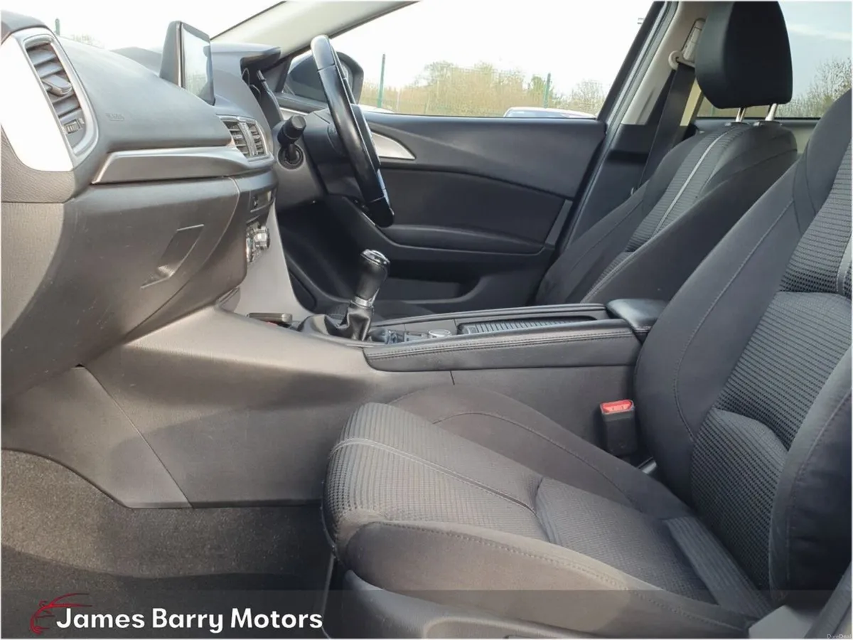 Mazda Mazda3 1.5D 4DR (105ps) EXECUTIVE SE - Image 4