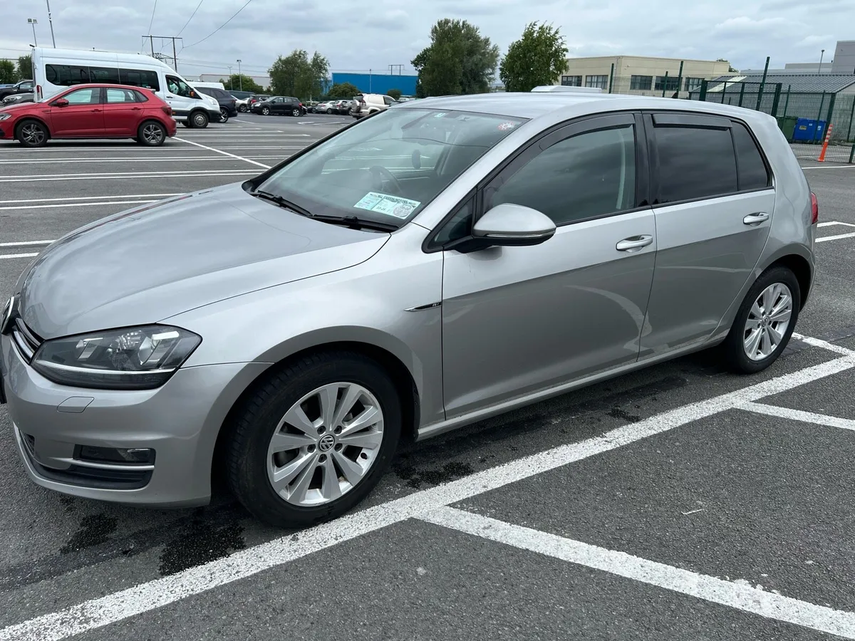 2015 Volkswagen Comfortline Golf - Image 2