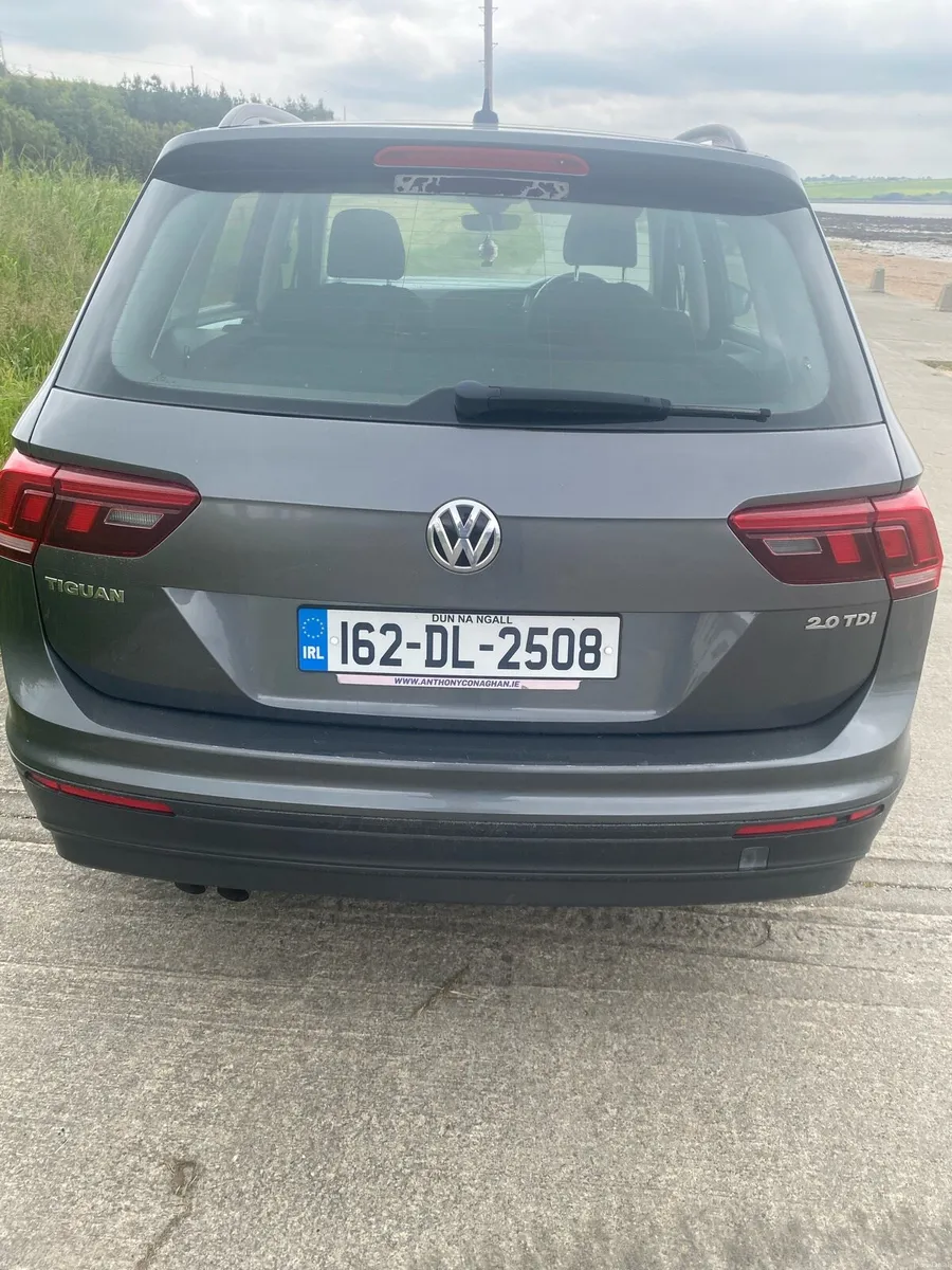 16 Volkswagen Tiguan - Image 4