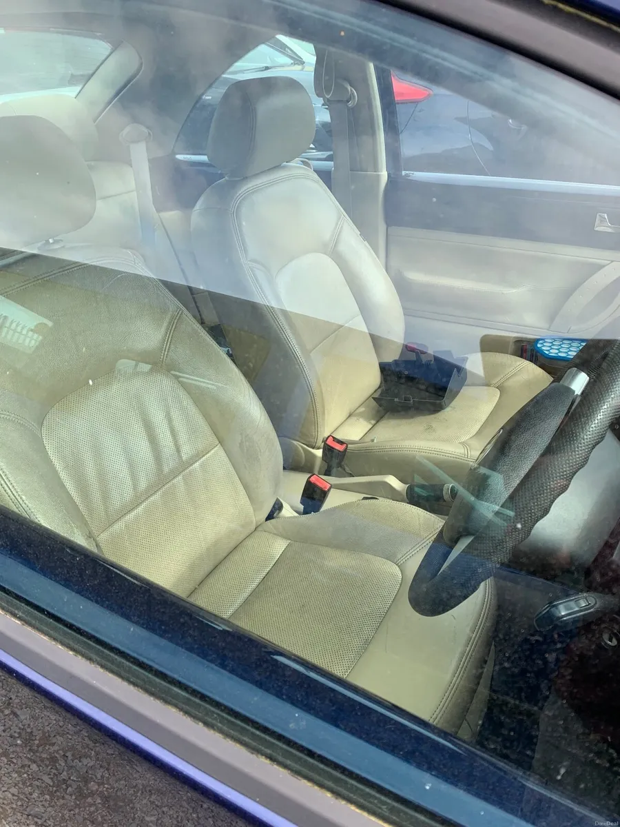 Volkswagen Beetle 2006 - Image 1