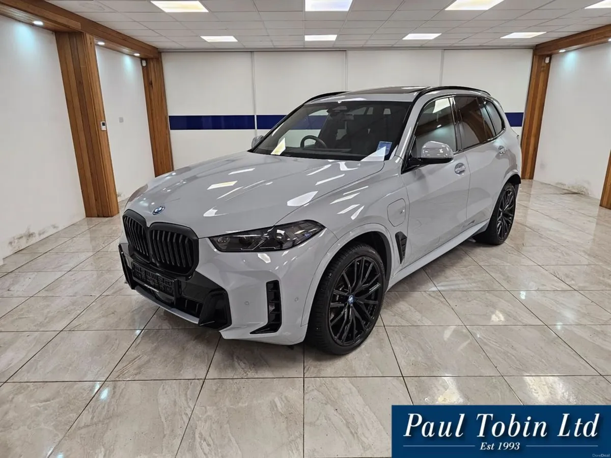BMW X5 PAN ROOF ! - Image 1
