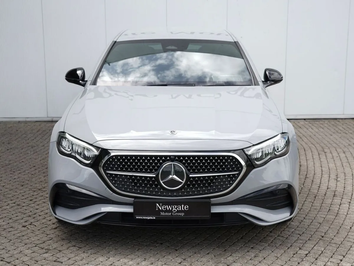 Mercedes-Benz E-Class E 300 E URBAN EDITION - Image 3