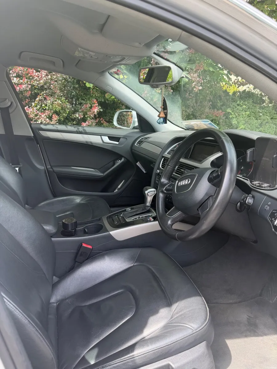 Audi A4 2014 - Image 2