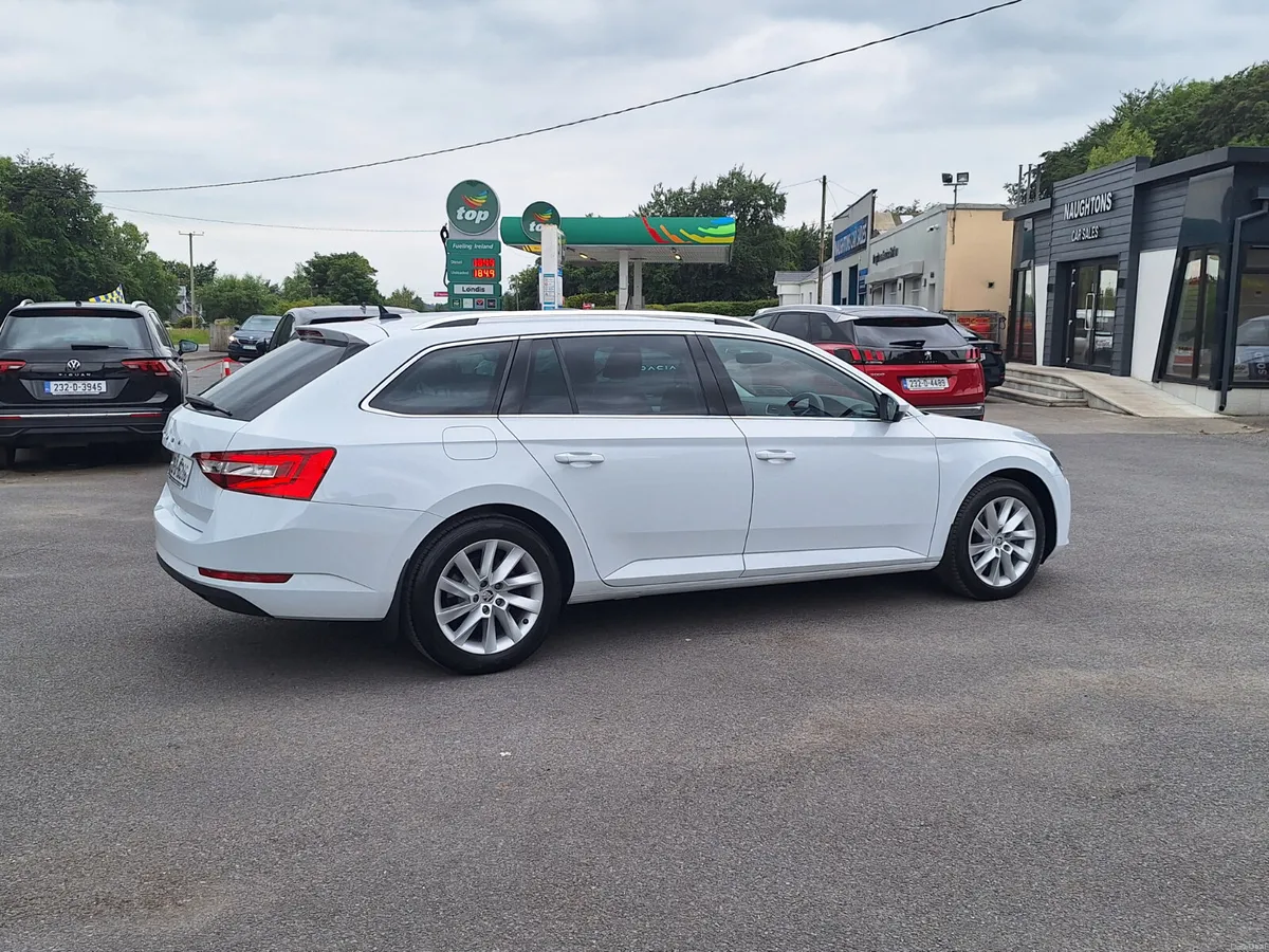 Skoda Superb Combi  2.0 TDI *High Spec/Heated Seat - Image 3