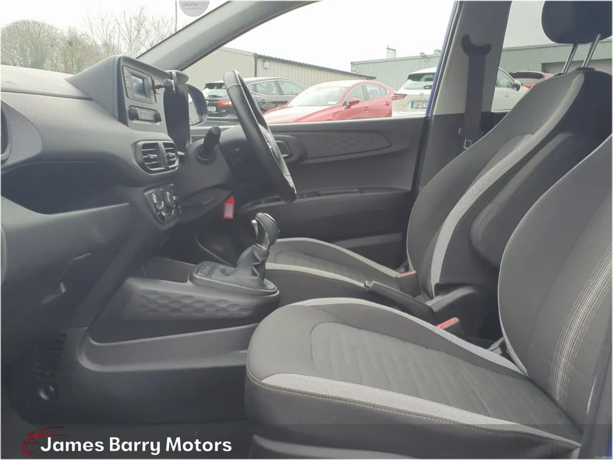 Hyundai i10 i10 Deluxe Auto // LOW MILEAGE // JUST - Image 4