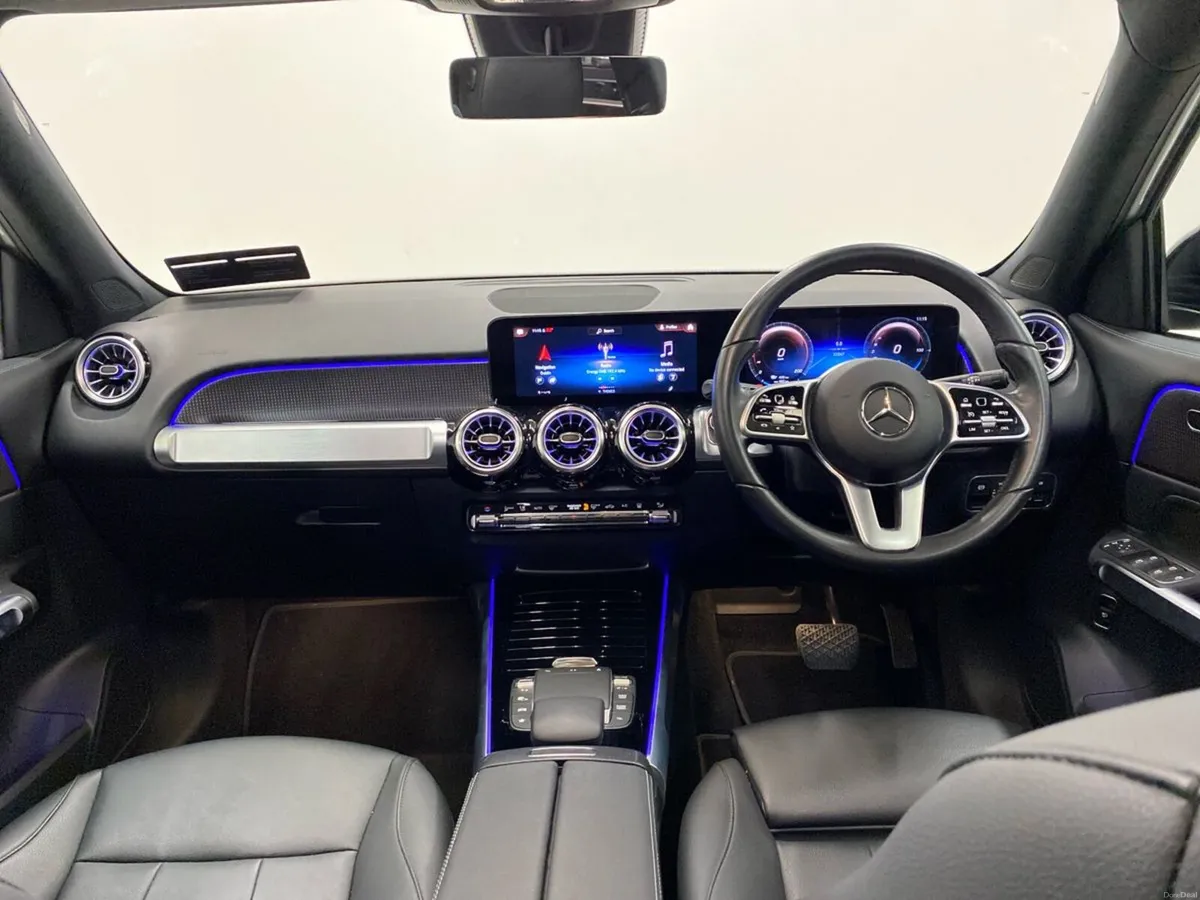 Mercedes-Benz EQB EQB 300 4Matic | Reversing Camer - Image 4