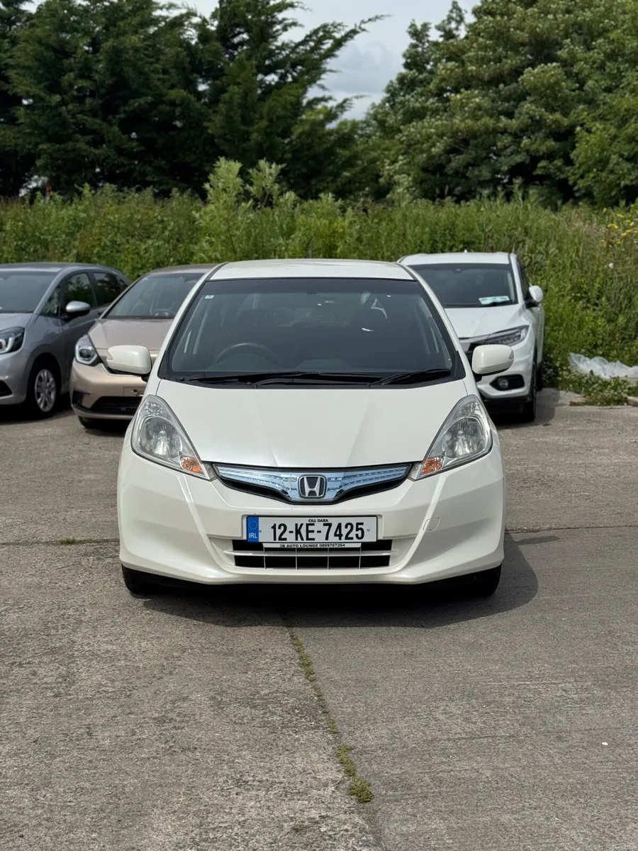 Honda Fit 1.3 Hybrid Automatic 66000 KM 2012 2KEYS - Image 2