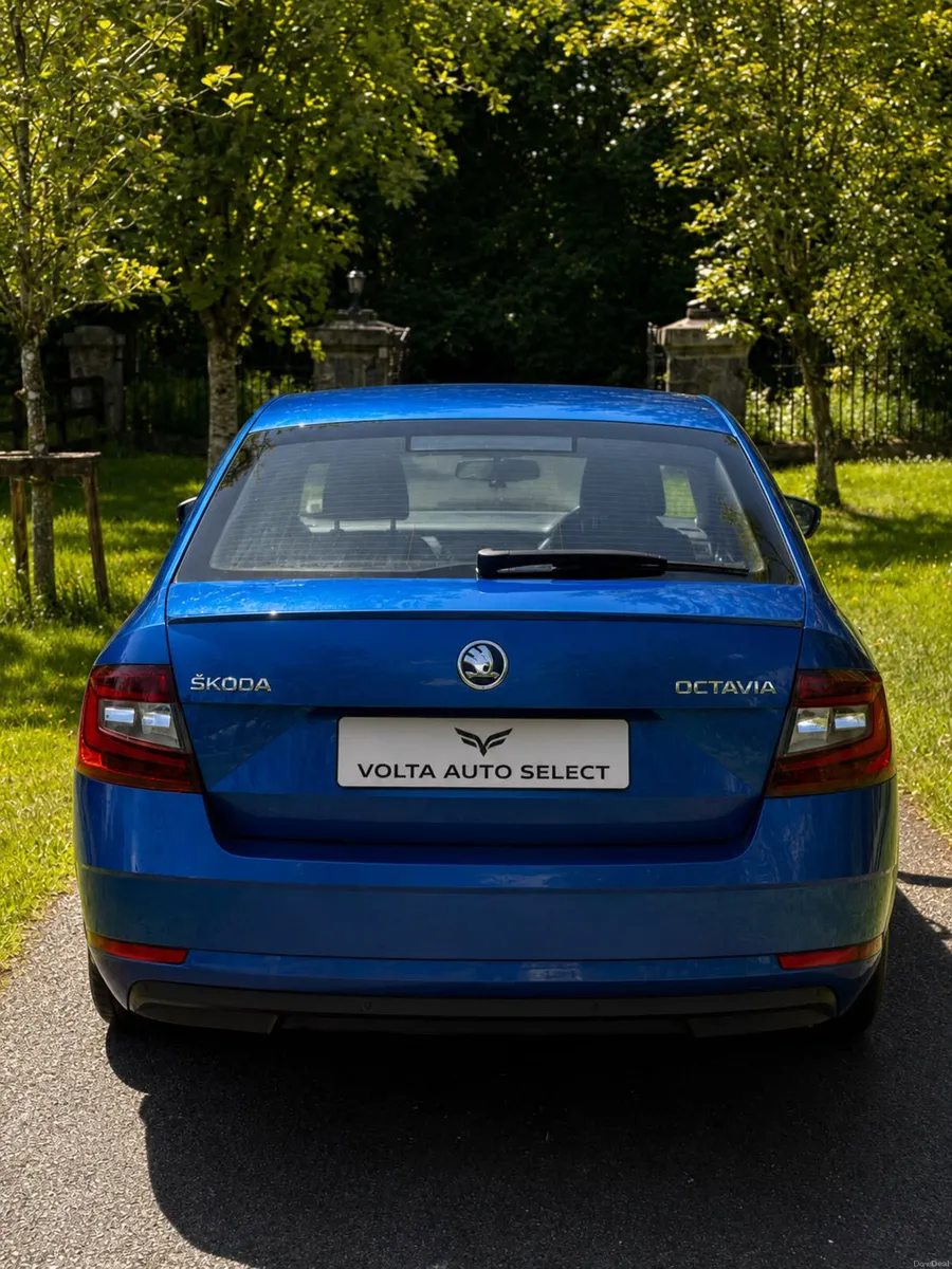 Skoda Octavia 1.5 TSI Manual - Image 3