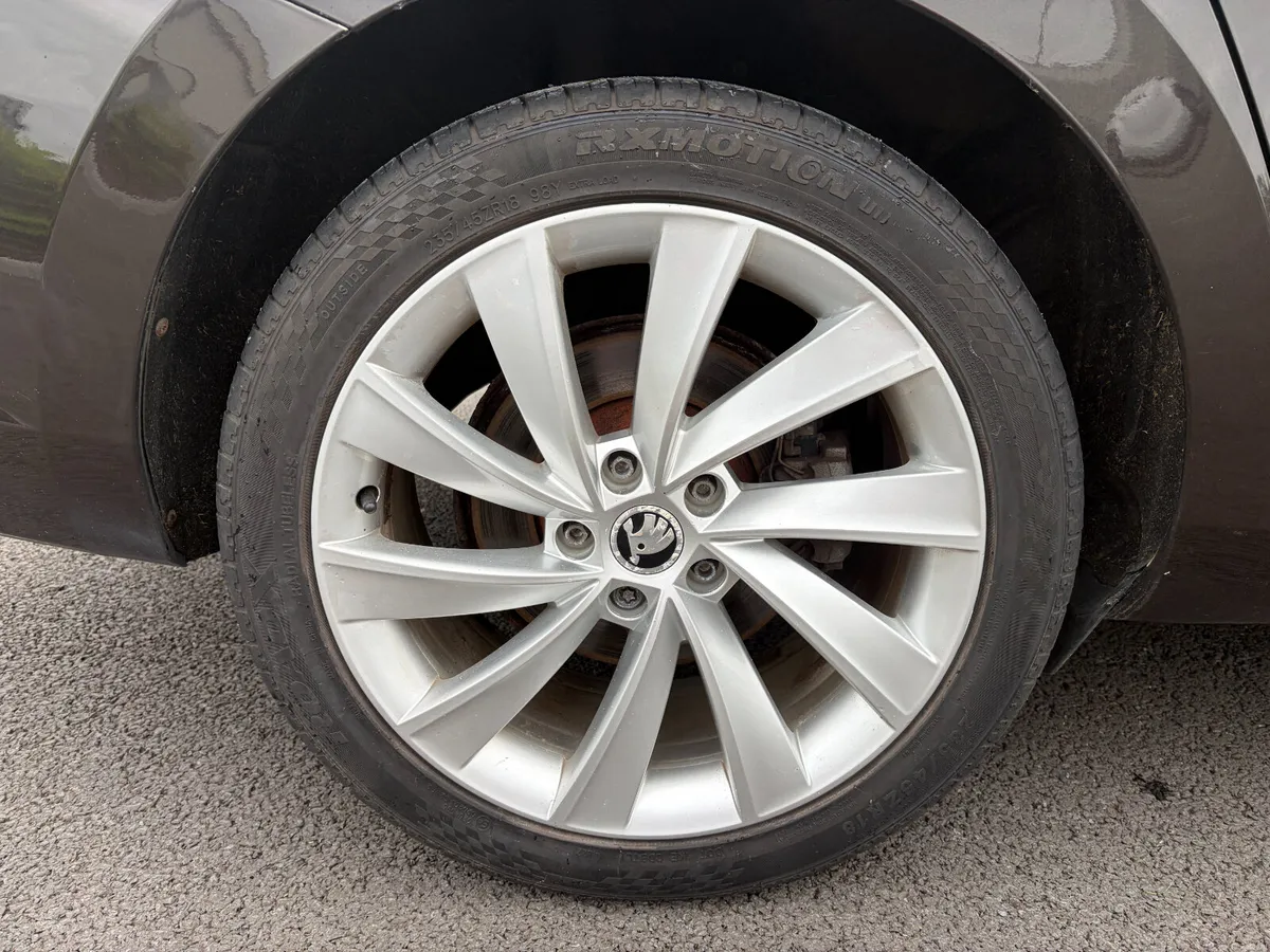 2016 (162) Skoda Superb SE L Executive 2.0 TDI Aut - Image 5