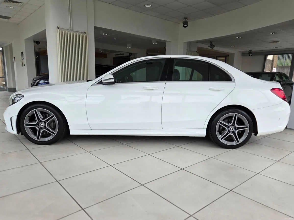 Mercedes-Benz C-Class 2019 - Image 3