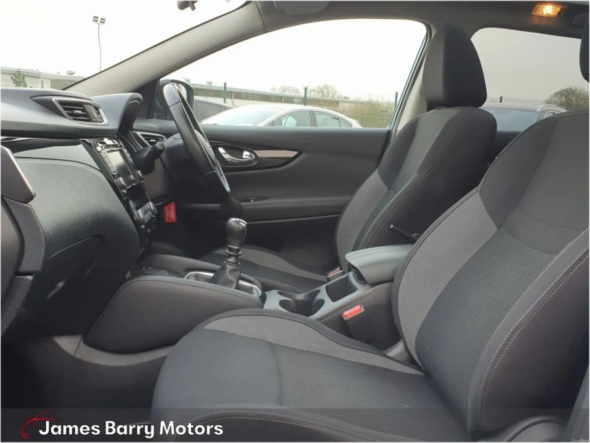 Nissan Qashqai 1.3 PET SV - Image 4