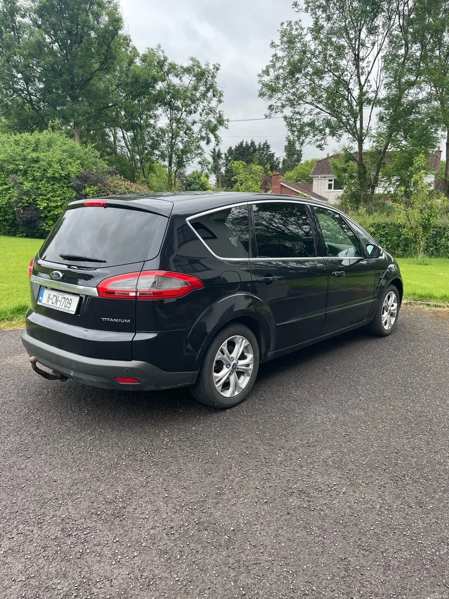 Car - Image 2