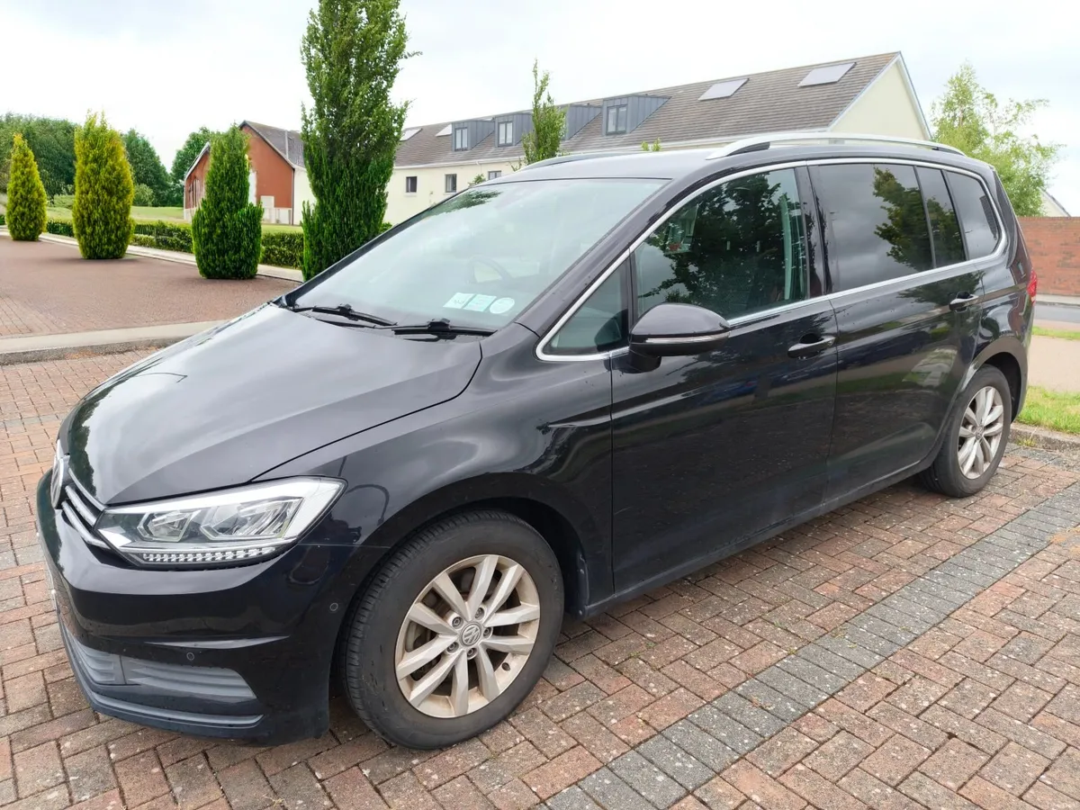 2017 Volkswagen Touran 1.4 TSI Petrol 7 seater - Image 1