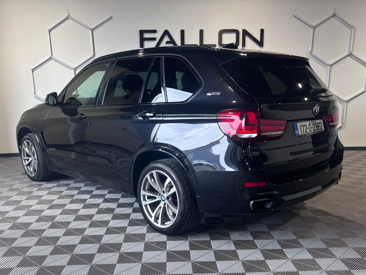 BMW X5 M-SPORT 40e // LOW KMS // HUGE SPEC - Image 4