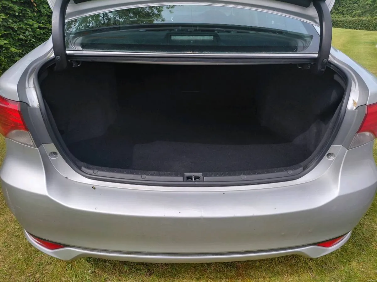 Toyota Avensis 2.0 D4D - Image 6
