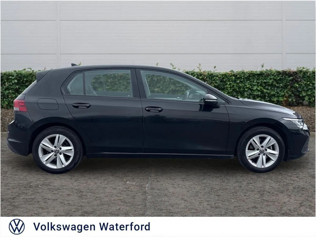Volkswagen Golf 2.0 TDI 115HP Life - Image 4