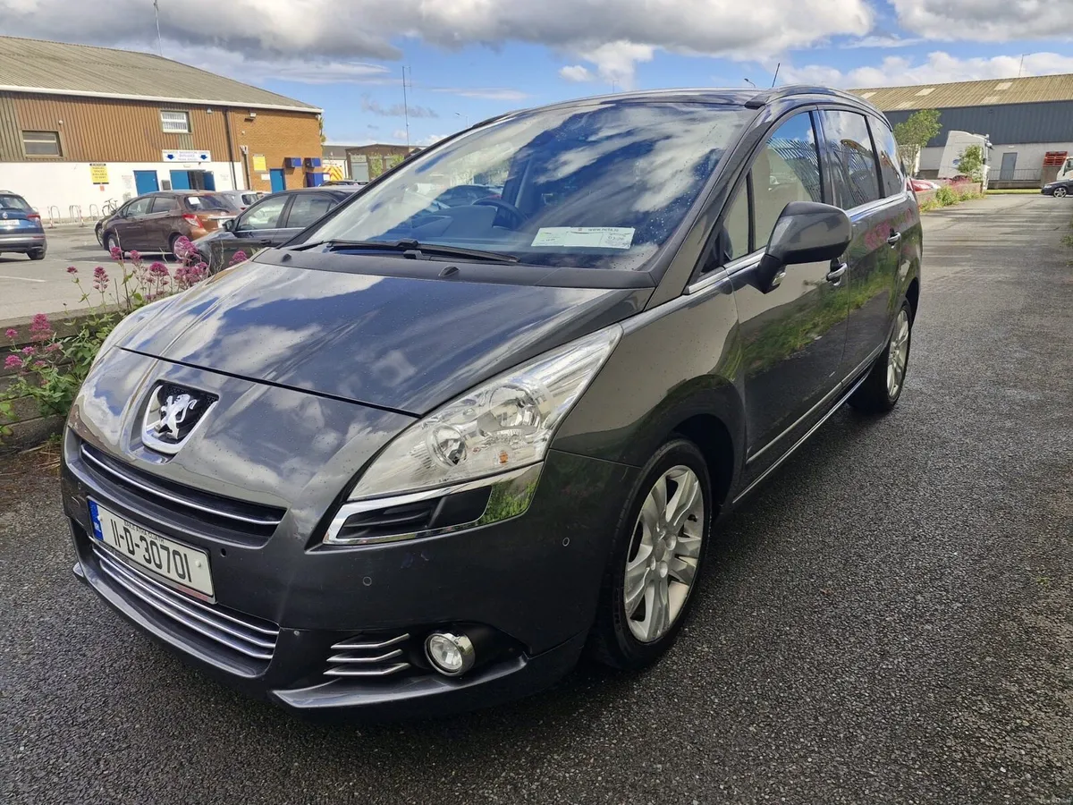 2011 Peugeot 5008 - Image 2