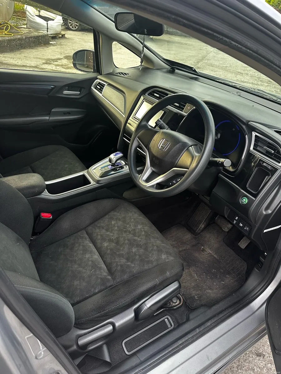 2017 Honda Shuttle - Image 6