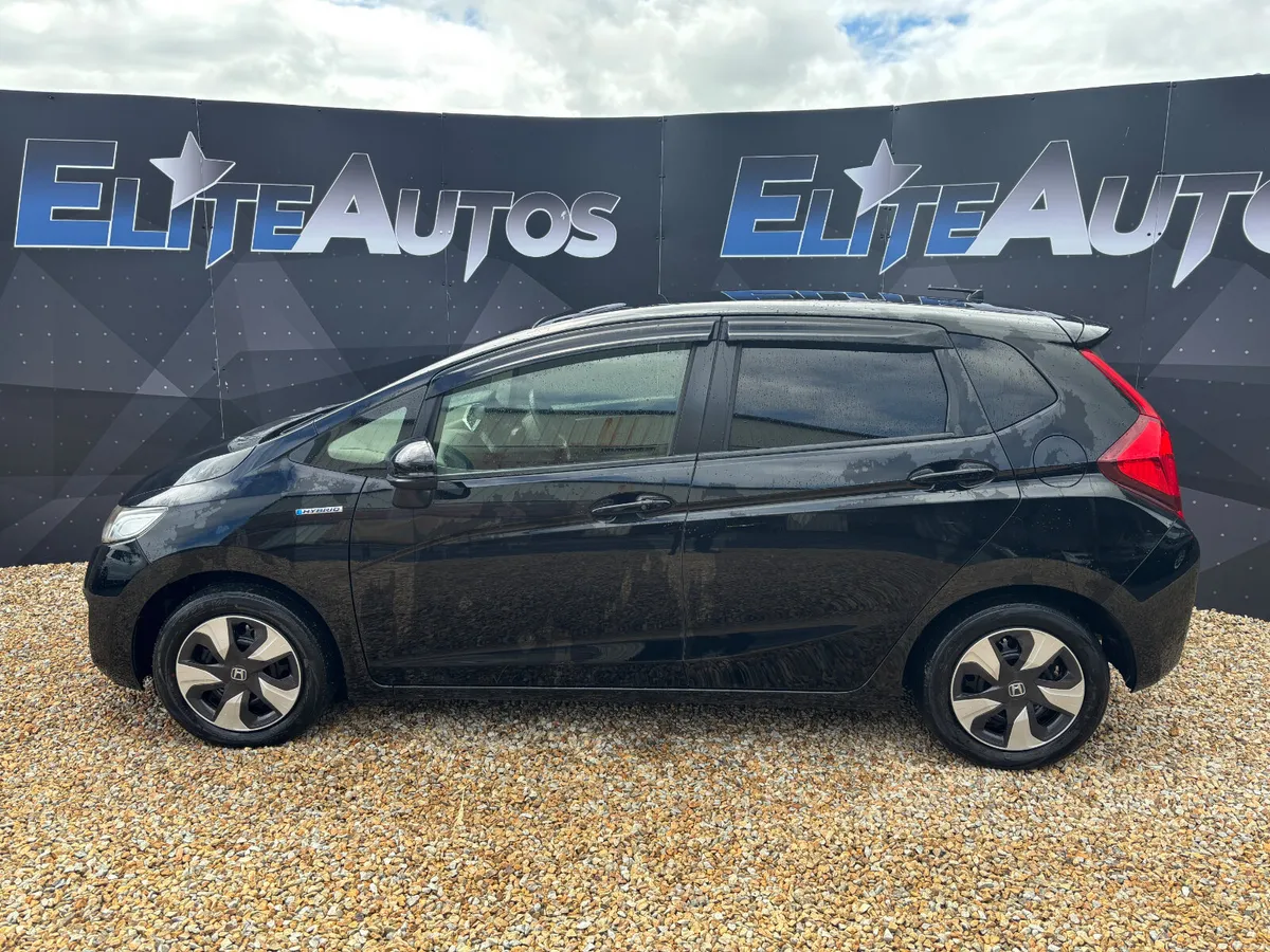 Honda Fit Self Charging Hybrid 2016 - Image 2