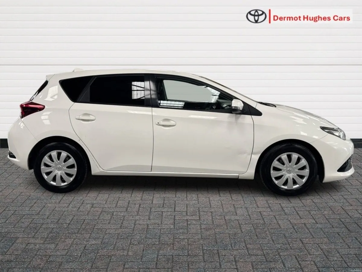 Toyota Auris VAN 1.4 D-4D TERRA 4DR - Image 3