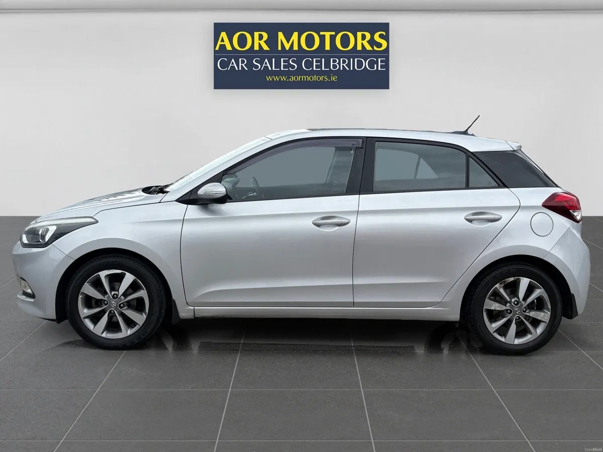 Hyundai i20 2017 NEW MODEL DELUXE SPEC - Image 2