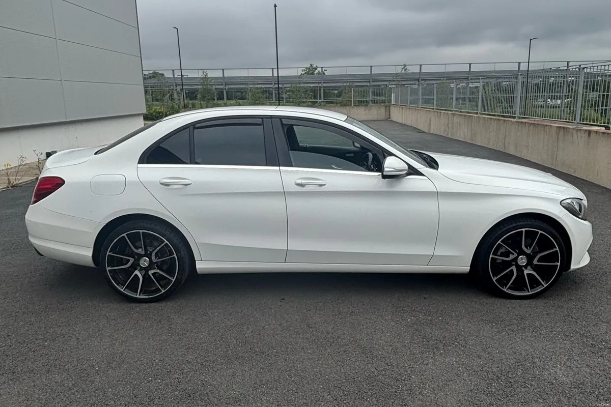 Immaculate Mercedes Benz c220 Automatic - Image 2