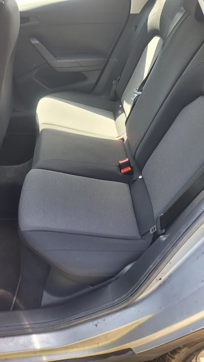 SEAT Arona 2019 Silver - Image 4
