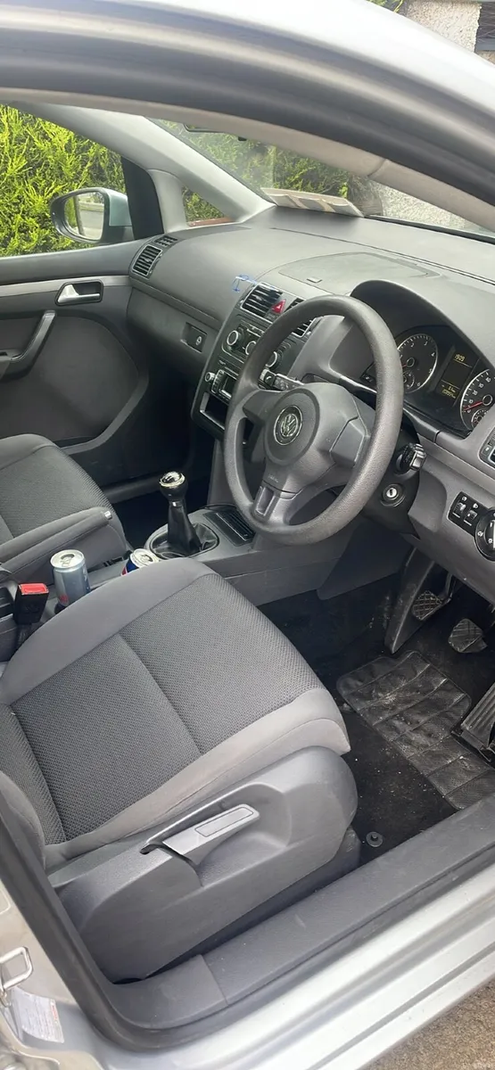Volkswagen Touran 2012 - Image 4