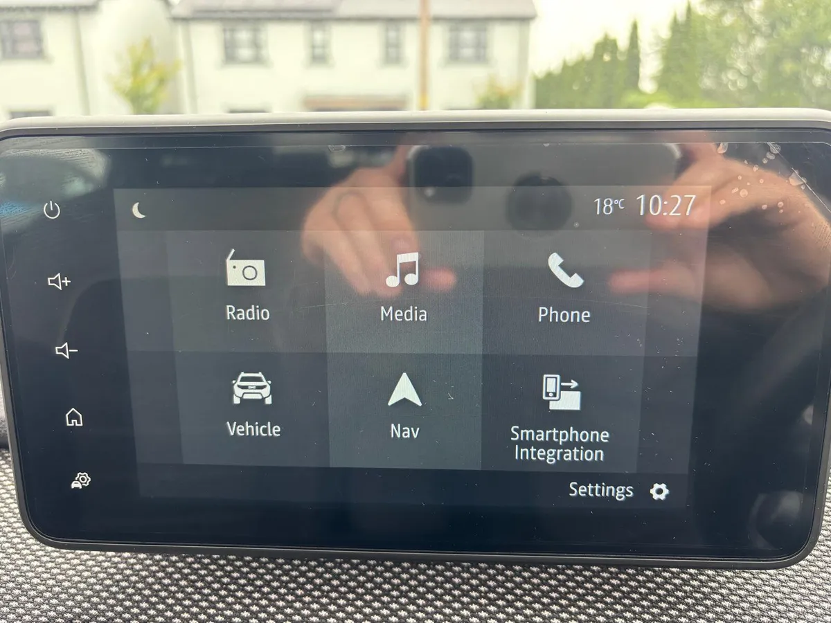 Dacia Jogger 2023  PETROL  7  SEATER - Image 4