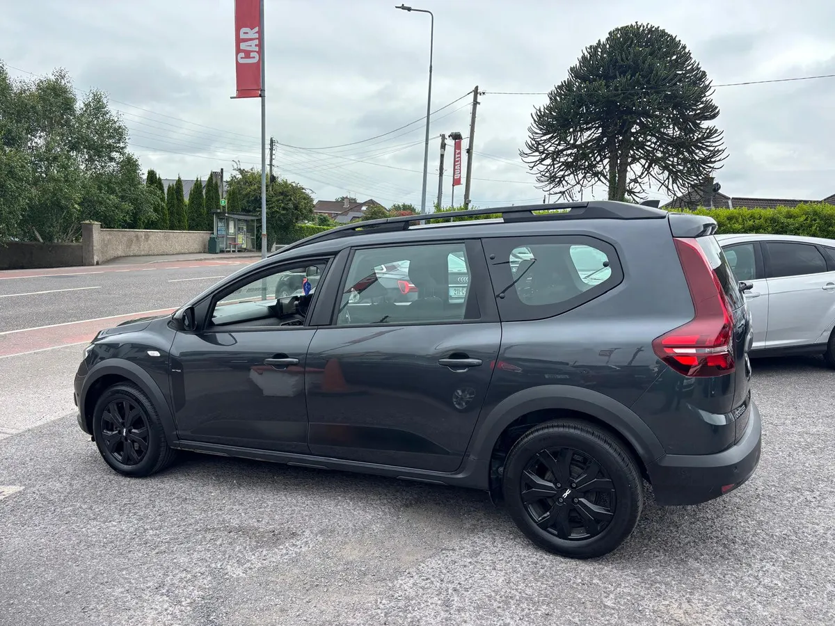 Dacia Jogger 2023  PETROL  7  SEATER - Image 3