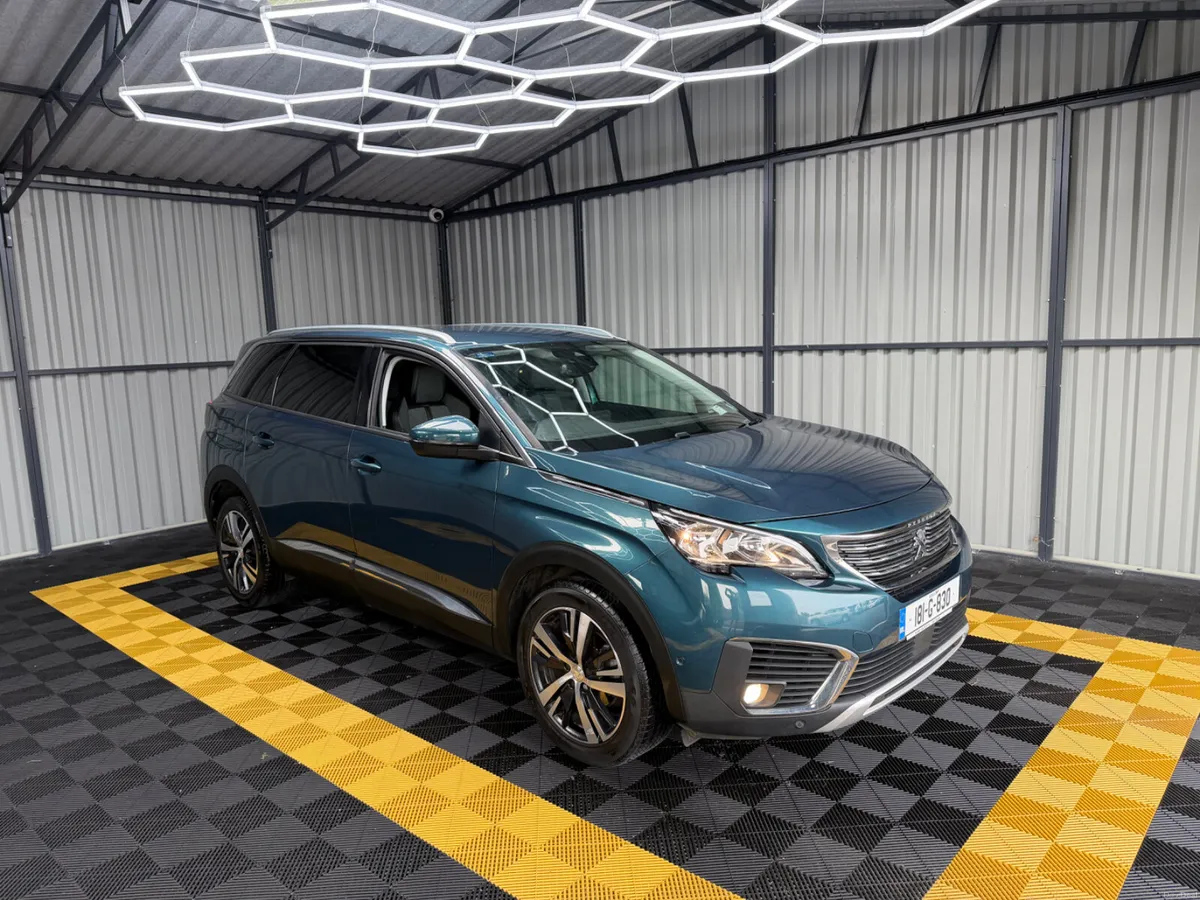 Peugeot 5008 Allure 2018 1.2 Petrol - Image 1