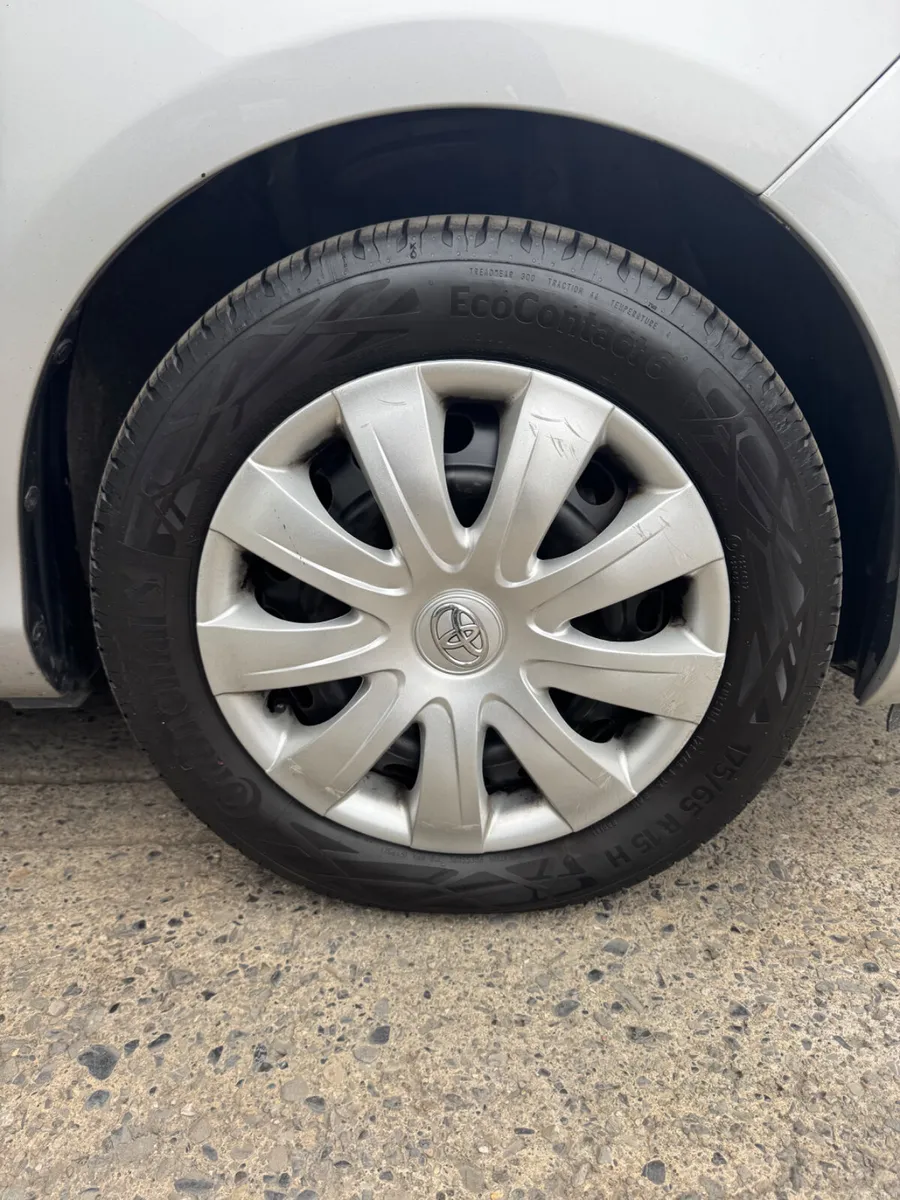 Toyota Yaris 2013 - Image 5