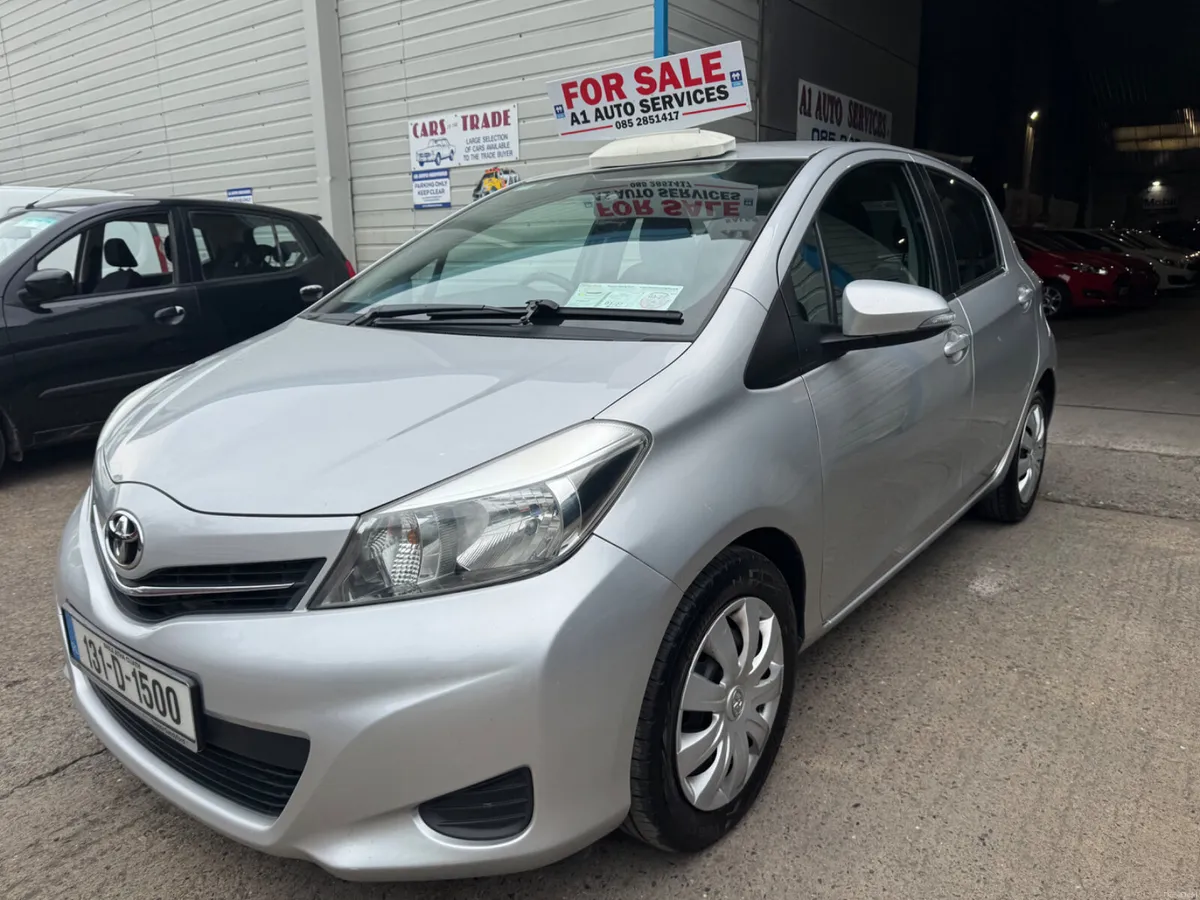 Toyota Yaris 2013 - Image 2