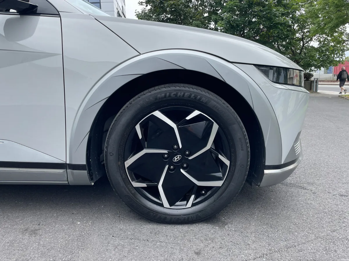 SOH 97.9%  73KWH BIG BATTERY - LEATHER - 120TAX - Image 3