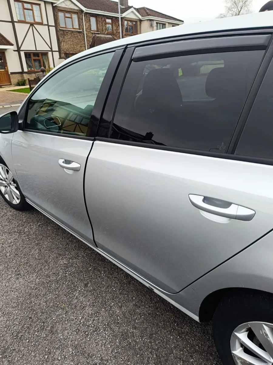 Volkswagen Golf 2011 - Image 5