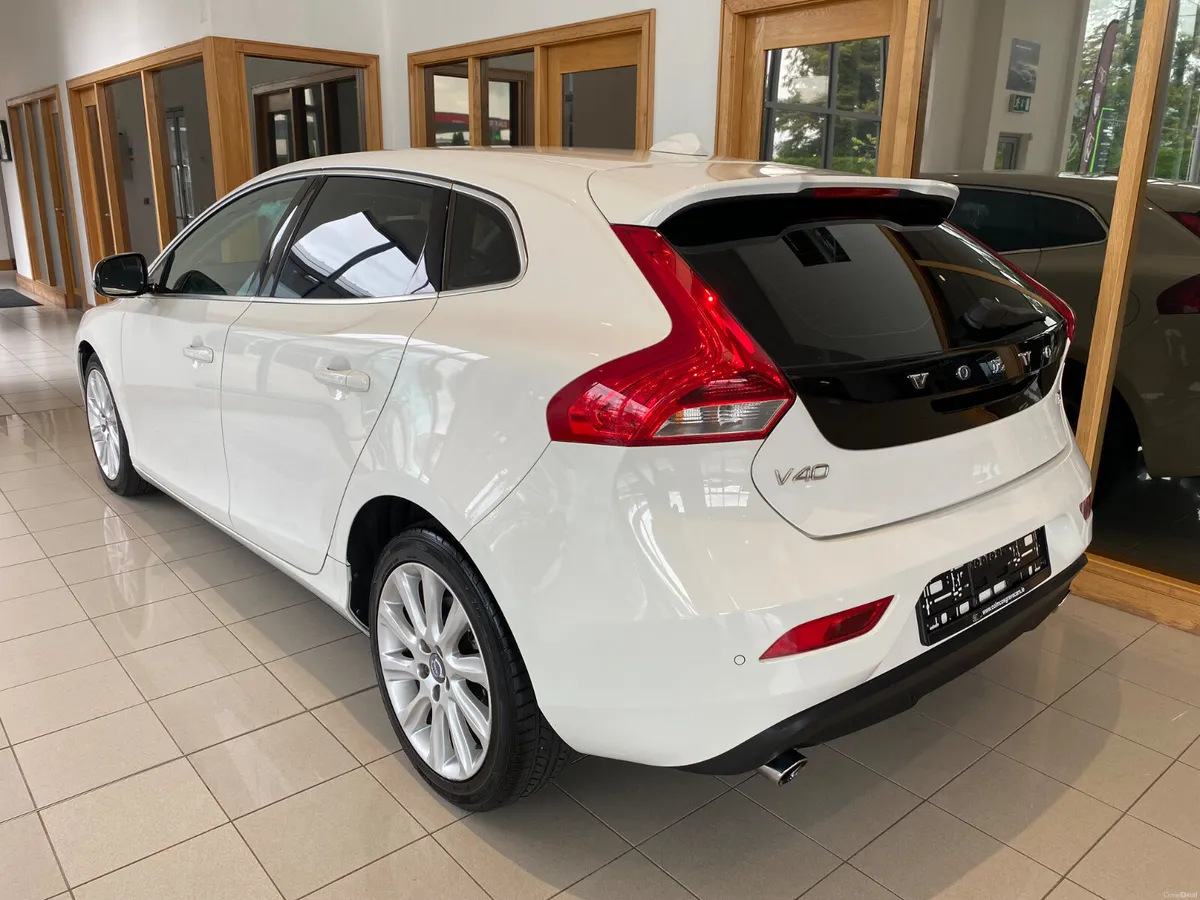 Volvo V40 2015 T4 180HP SE LUX Auto - Image 5